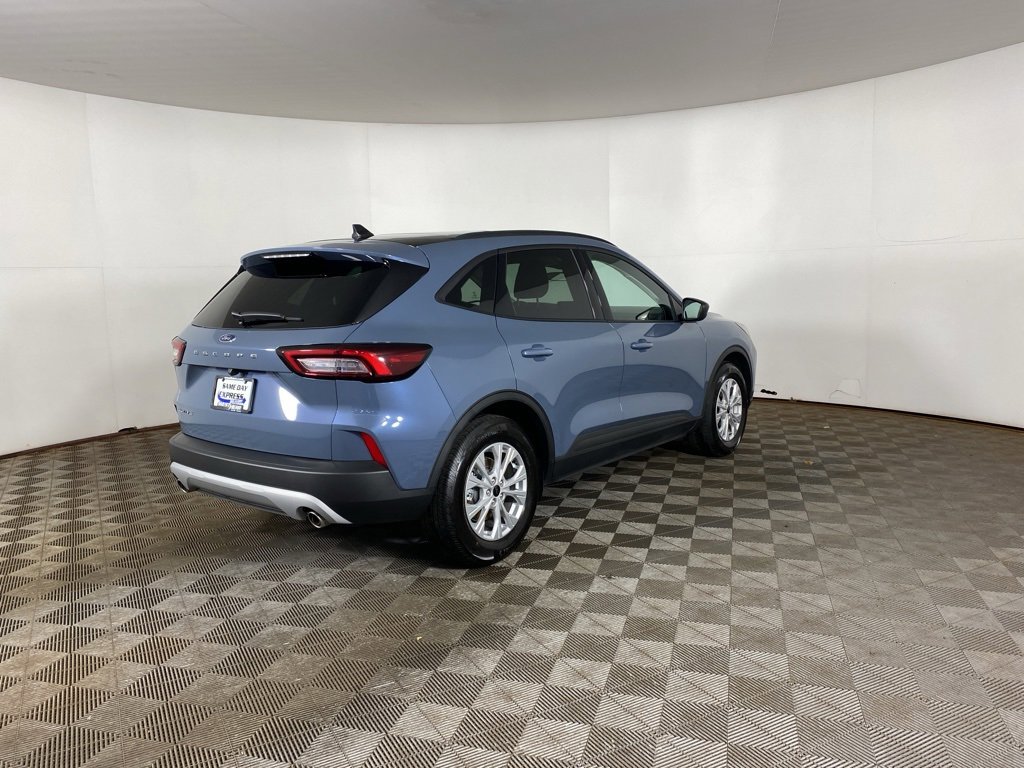 Used 2025 Ford Escape Active image 3