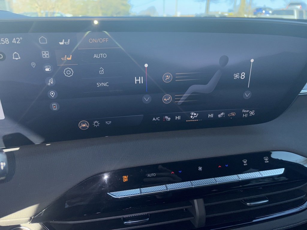 Used 2025 Buick Enclave Sport Touring image 11