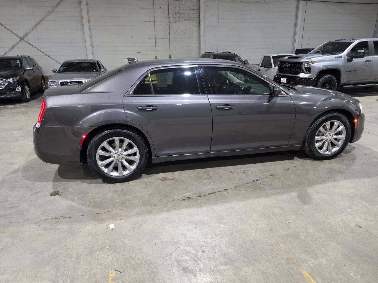 Used 2016 Chrysler 300 Limited AWD/4WD image 16