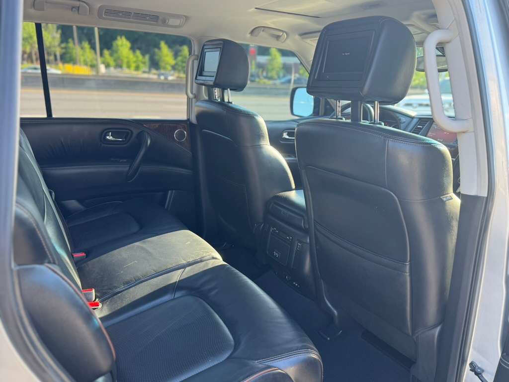 Used 2017 Nissan Armada Platinum w/ Interior Lighting Package image 20