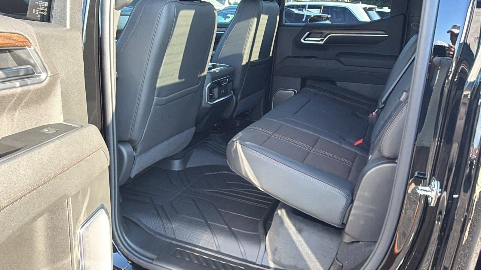 New 2026 Chevrolet Silverado 1500 High Country w/ High Country Premium Package AWD/4WD image 20