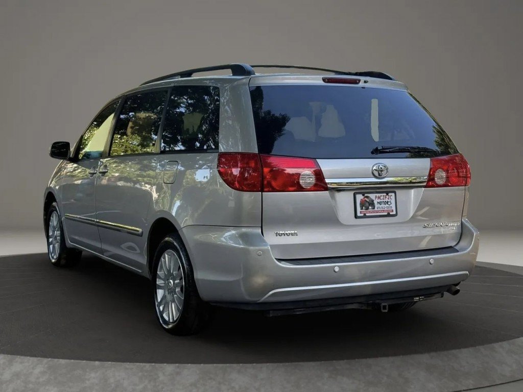 Used 2008 Toyota Sienna XLE AWD/4WD image 12