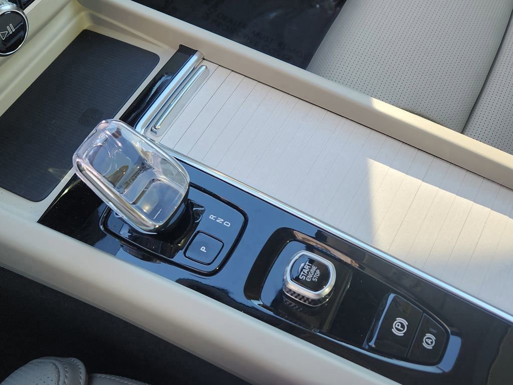 New 2026 Volvo XC60 B5 Ultra w/ Climate Package PRO image 10