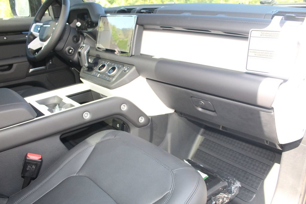 New 2025 Land Rover Defender 130 S AWD/4WD image 24