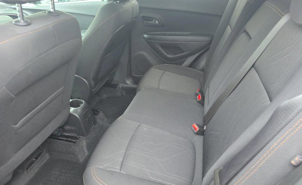 Used 2020 Chevrolet Trax LT FWD image 10