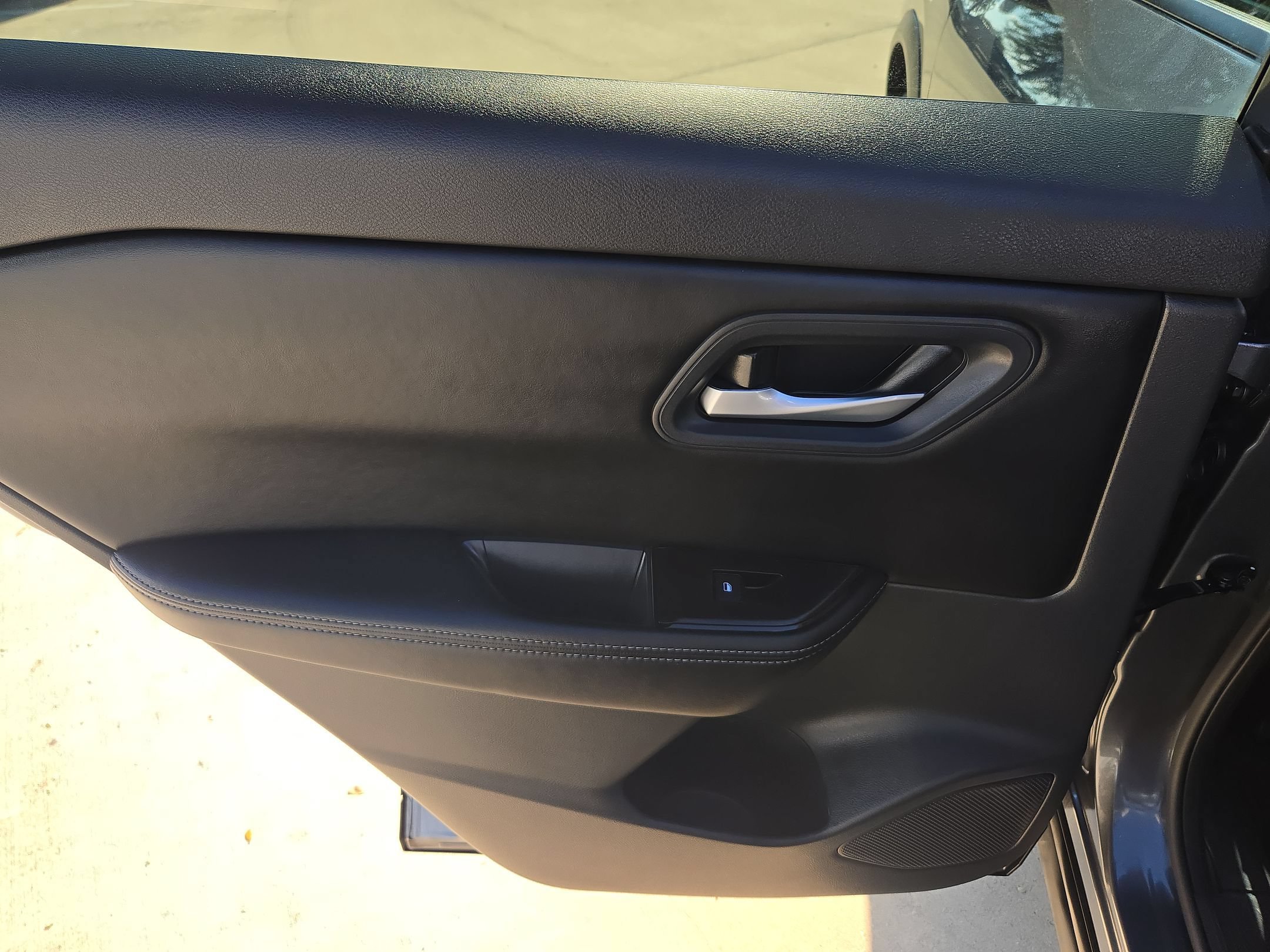 Certified 2026 Nissan Rogue SV FWD image 14