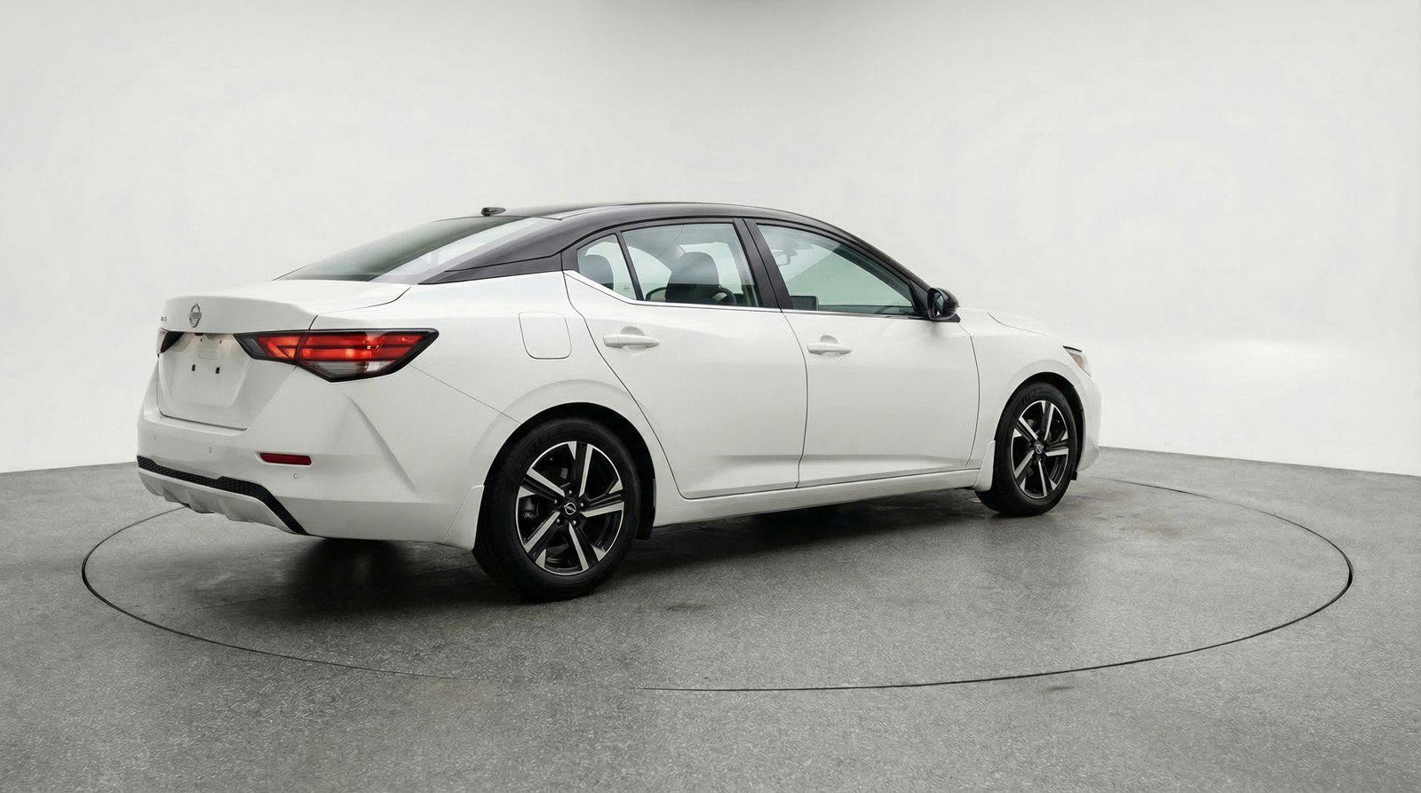 Used 2025 Nissan Sentra SV image 9