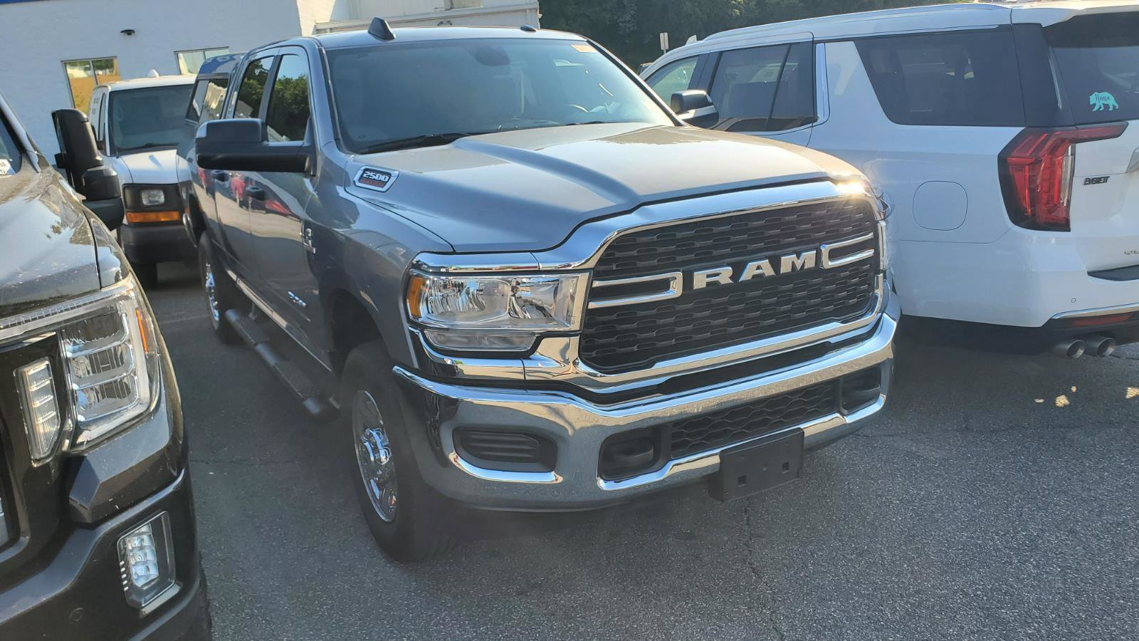 Used 2022 RAM 2500 Big Horn AWD/4WD image 2