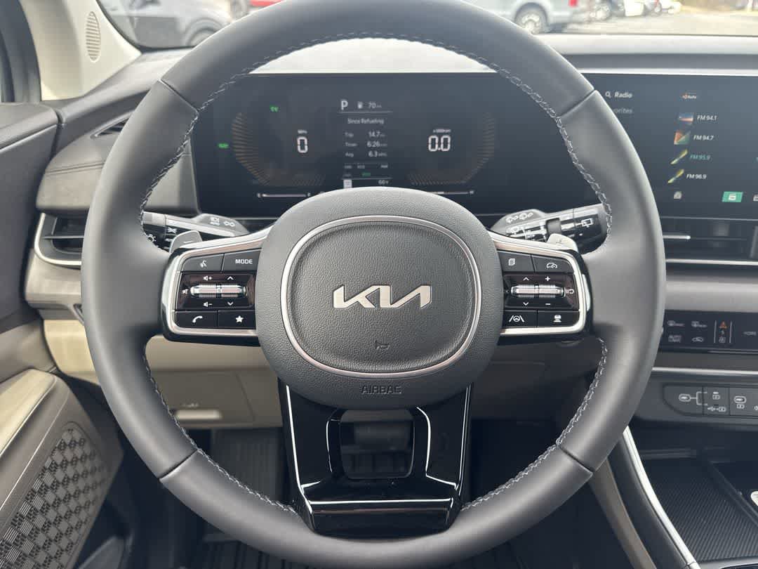 New 2026 Kia Carnival EX FWD image 14