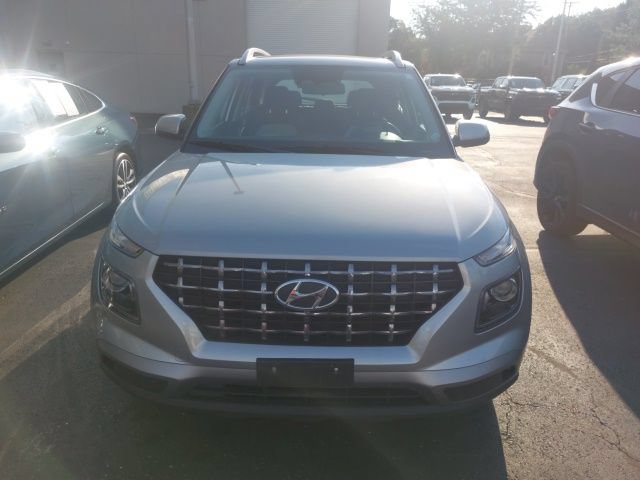 Used 2025 Hyundai Venue SEL FWD image 5