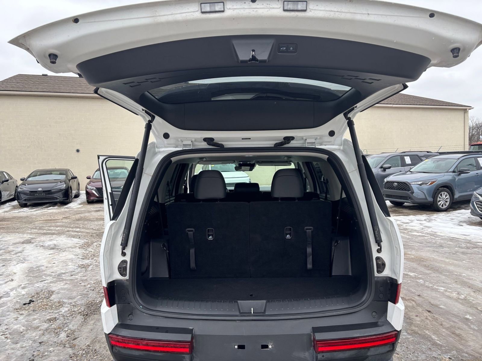 Used 2025 Hyundai Santa Fe SEL image 33