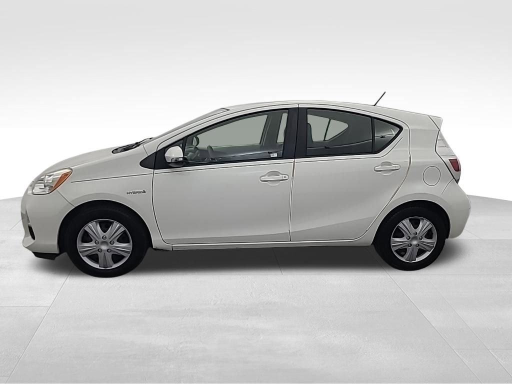 Used 2014 Toyota Prius C Two image 7