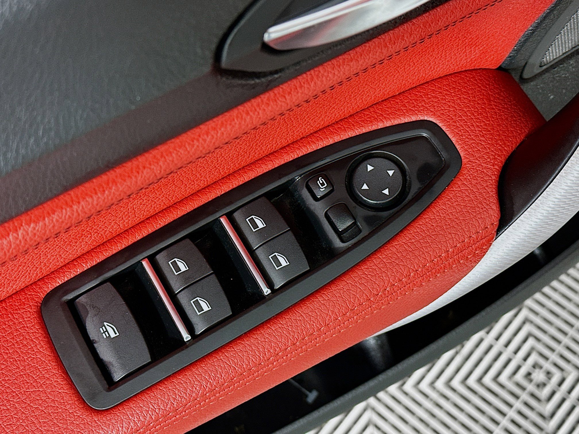 Used 2019 BMW M240i xDrive Convertible w/ Premium Package image 18