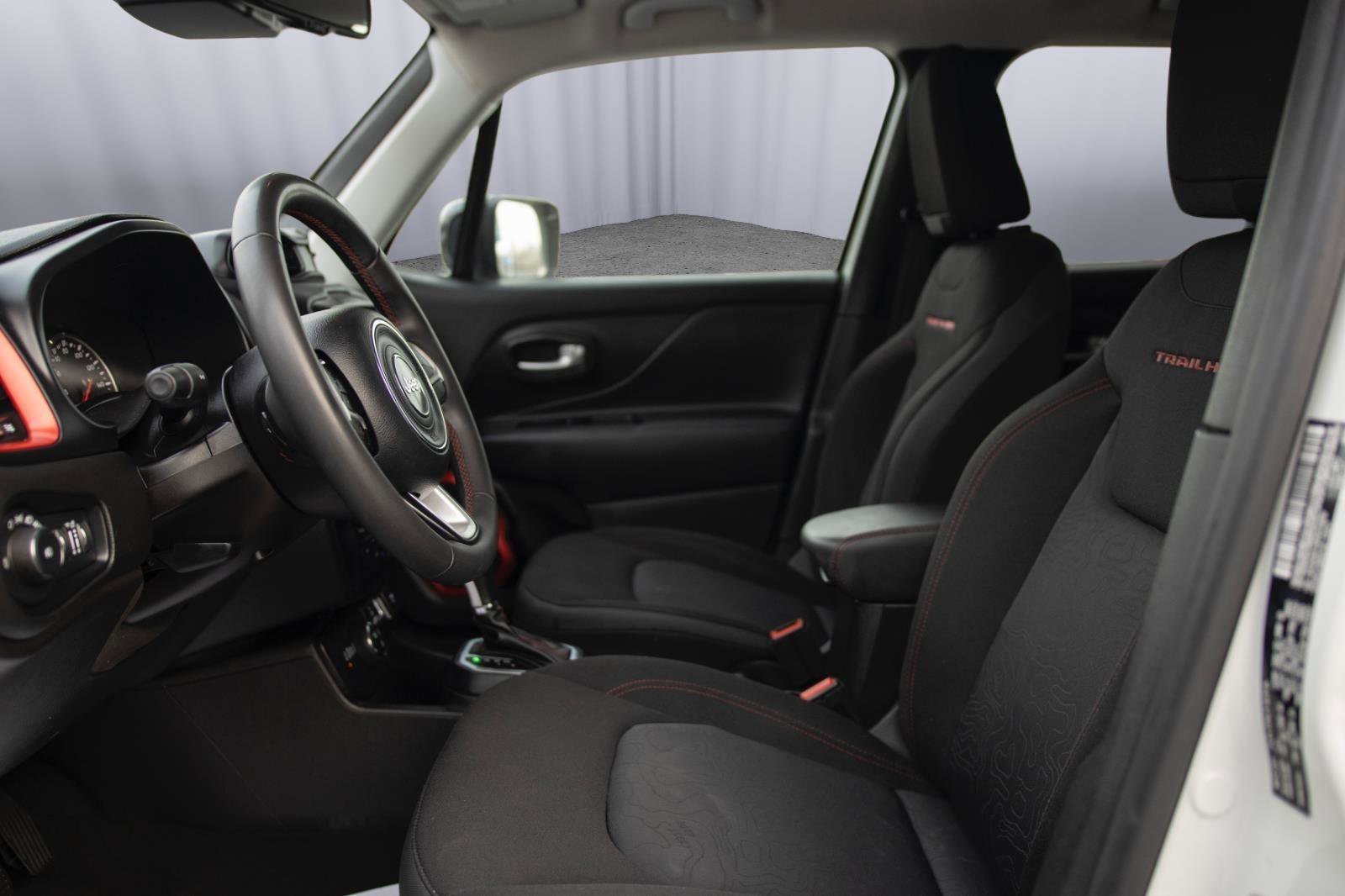 Used 2023 Jeep Renegade Trailhawk image 2