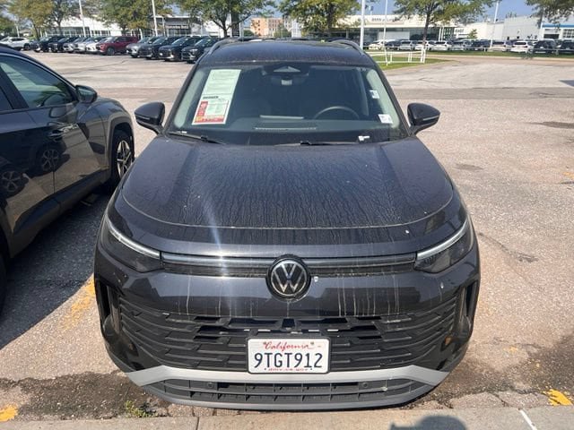 Used 2026 Volkswagen Tiguan SE AWD/4WD image 2