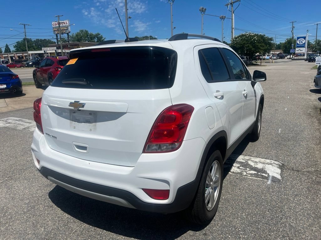 Used 2022 Chevrolet Trax LT w/ LT Convenience Package AWD/4WD image 4