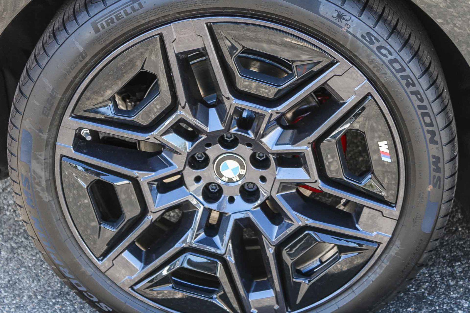 New 2026 BMW iX M70 image 11