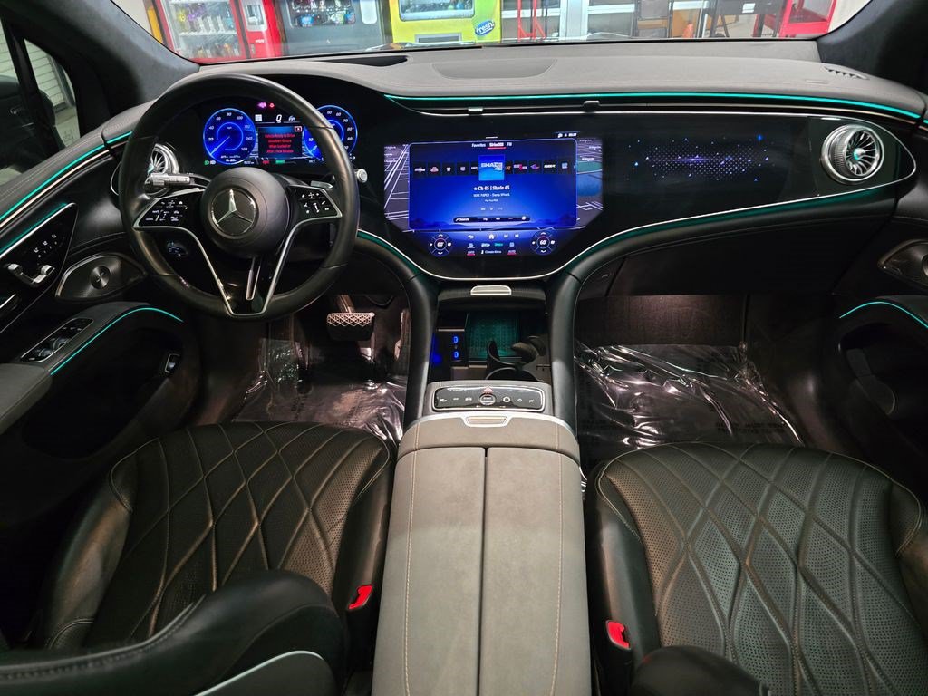 Used 2023 Mercedes-Benz EQS 580 4MATIC SUV w/ Exclusive Trim Package image 36