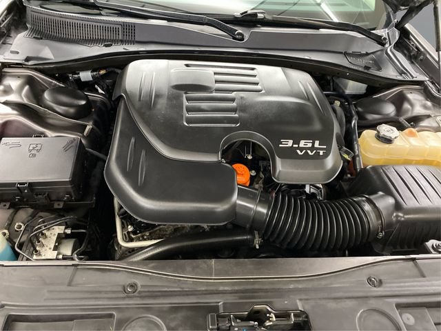 Used 2017 Chrysler 300 C AWD/4WD image 12
