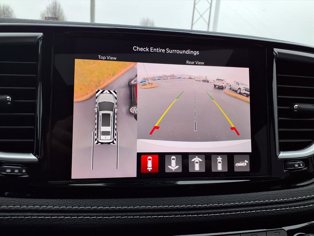 Used 2024 Chrysler Pacifica Limited image 7