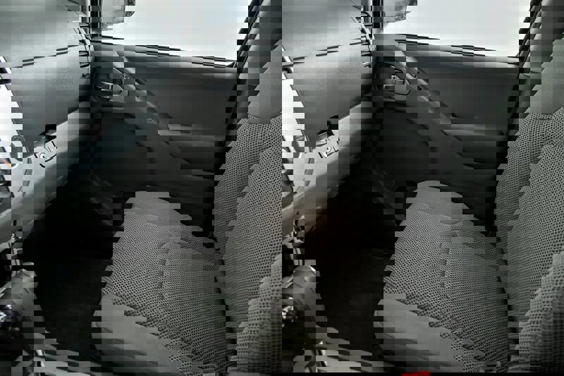 Used 2018 Nissan Frontier SV image 28