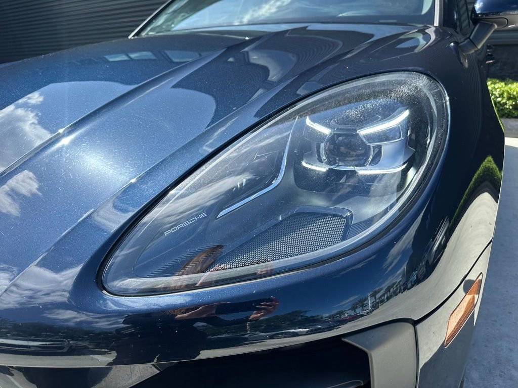 Certified 2020 Porsche Macan AWD/4WD image 13