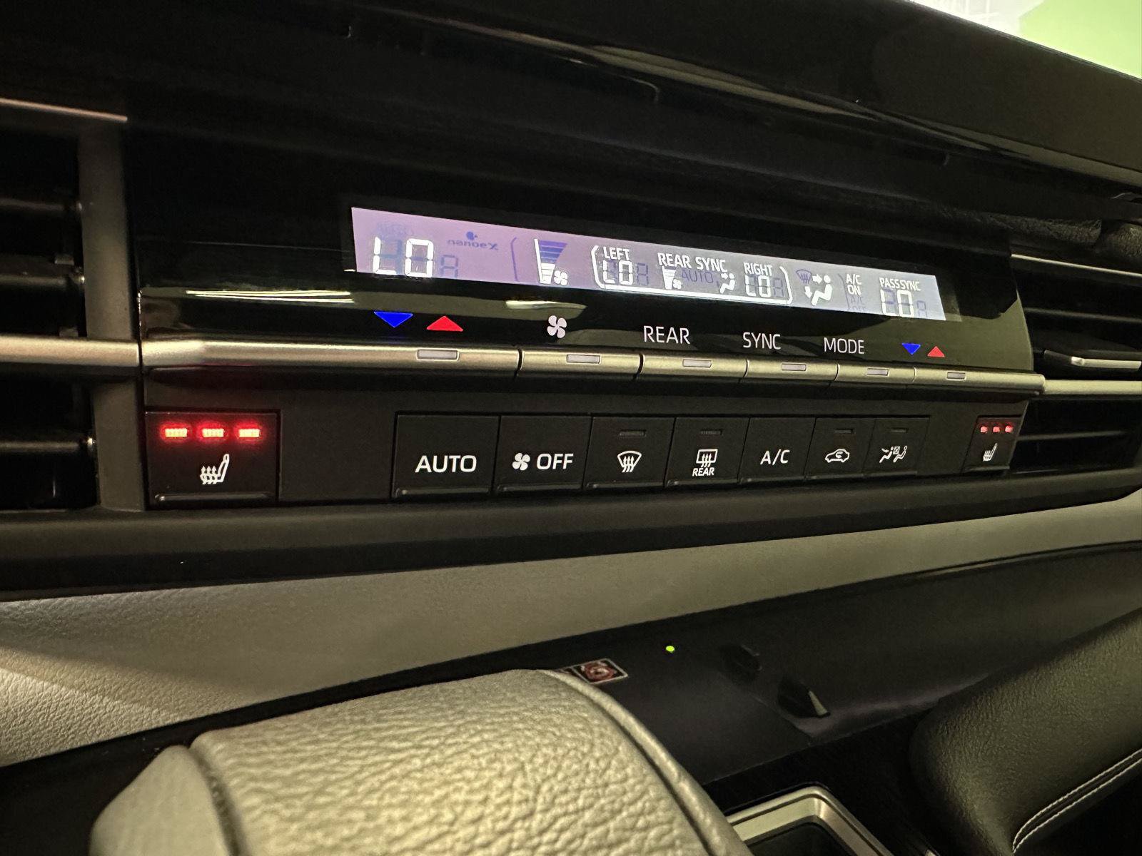 Used 2026 Toyota Sienna XSE AWD/4WD image 26
