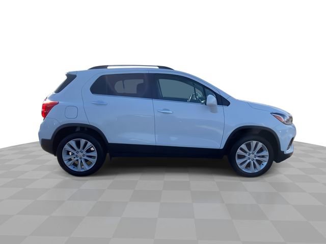 Used 2020 Chevrolet Trax Premier w/ LPO, Cargo Package image 3
