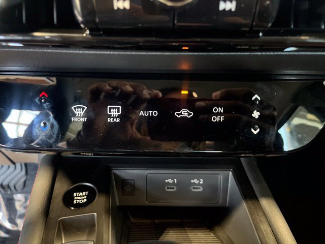 Certified 2025 Nissan Kicks SR AWD/4WD image 17