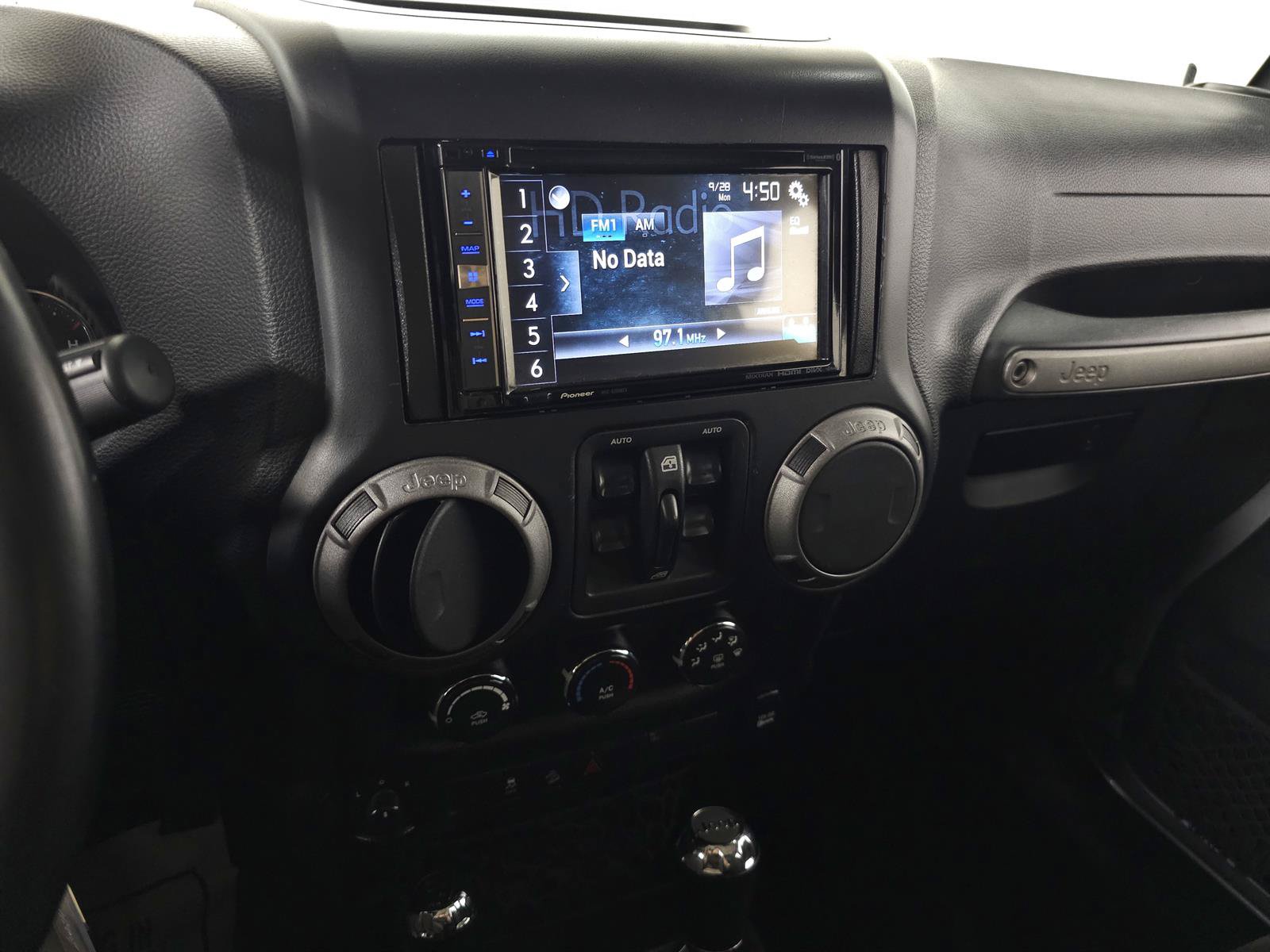 Used 2017 Jeep Wrangler Unlimited Sport w/ Quick Order Package 24S AWD/4WD image 19