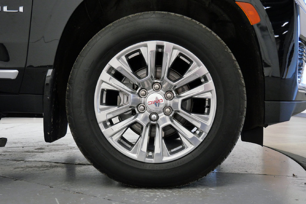 Used 2023 GMC Yukon XL Denali AWD/4WD image 36