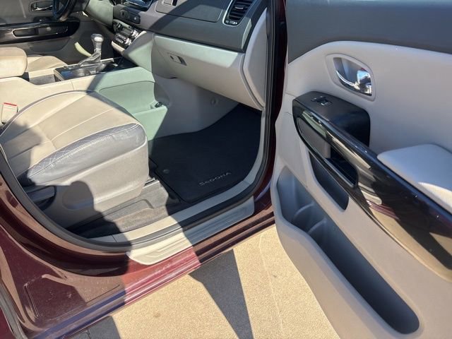 Used 2018 Kia Sedona EX image 18