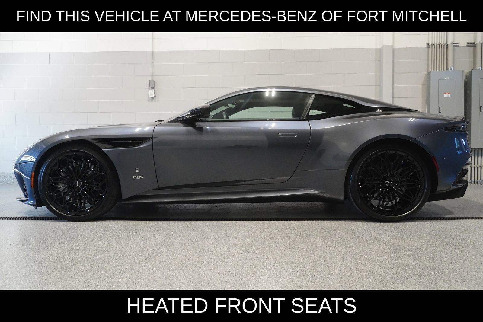 Used 2021 Aston Martin DBS Superleggera RWD image 3