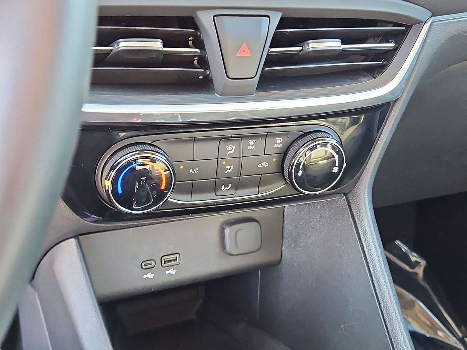 Used 2024 Buick Encore GX Sport Touring FWD image 28