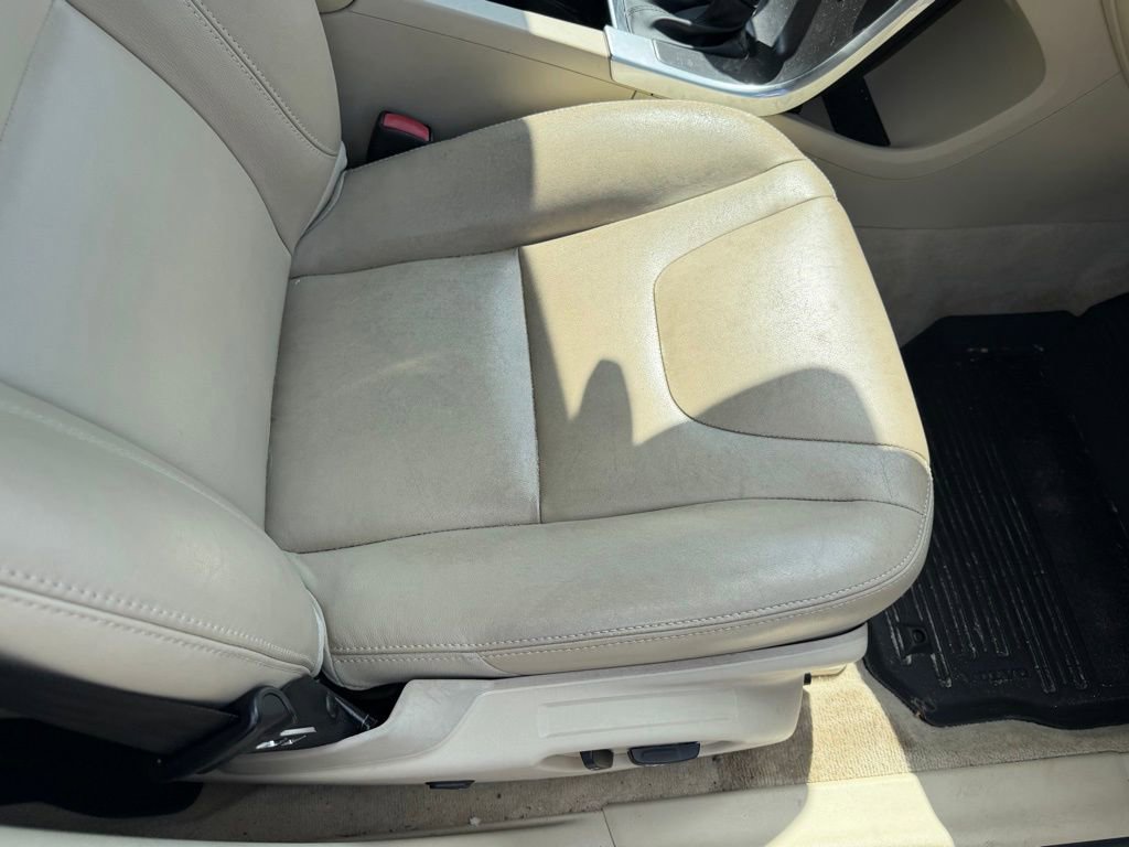 Used 2016 Volvo XC60 T6 w/ Proximity Package image 18