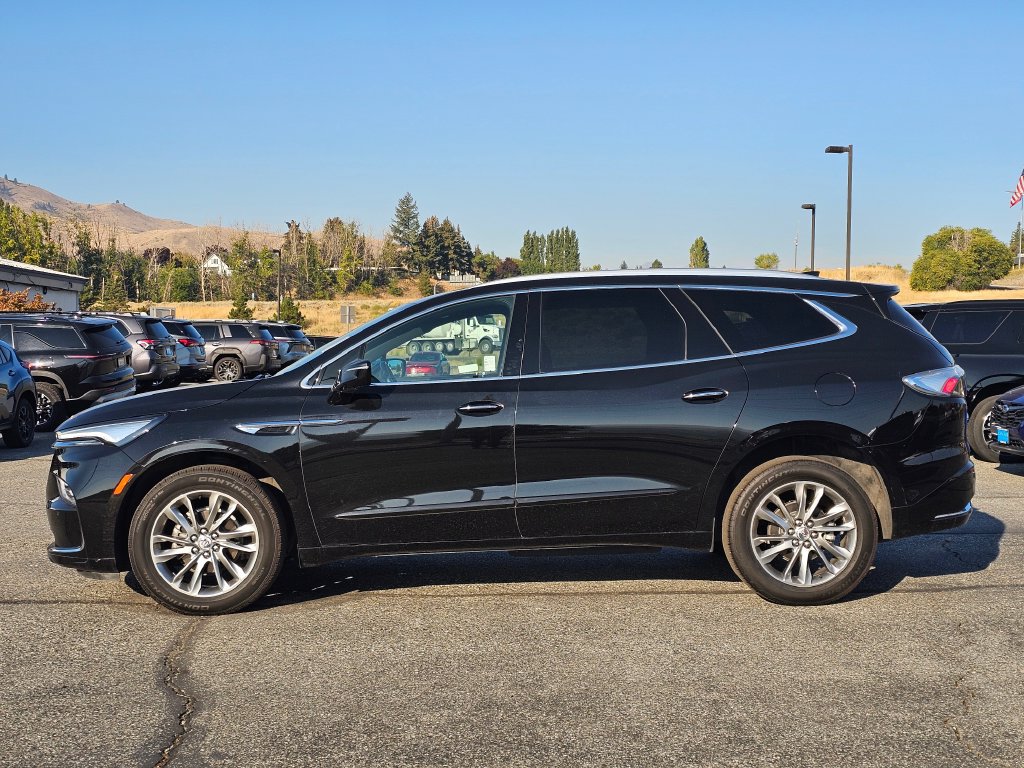 Used 2024 Buick Enclave Avenir w/ Avenir Technology Package AWD/4WD image 2