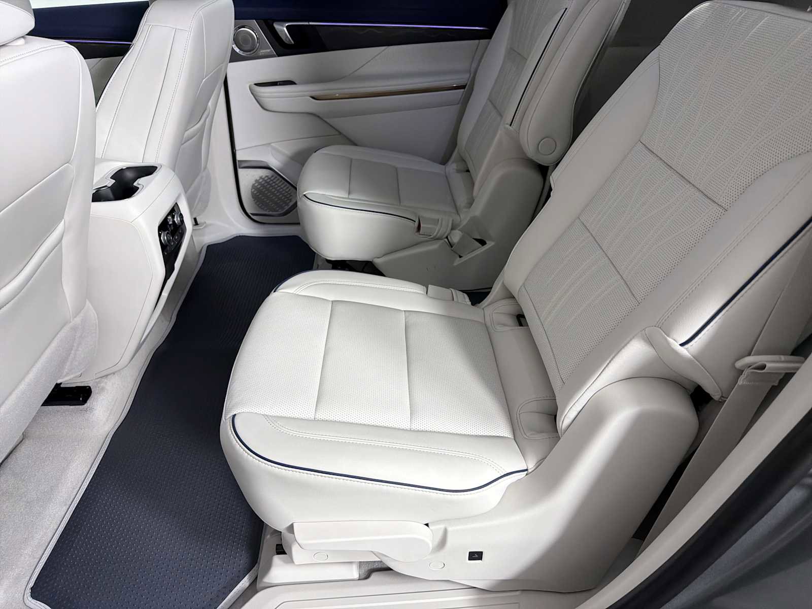 New 2026 Buick Enclave Avenir w/ Super Cruise Package FWD image 21