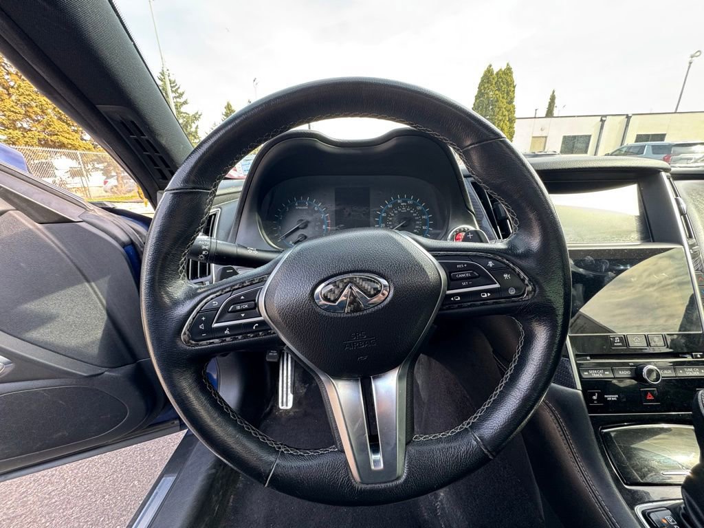 Used 2017 INFINITI Q60 Red Sport 400 AWD/4WD image 13