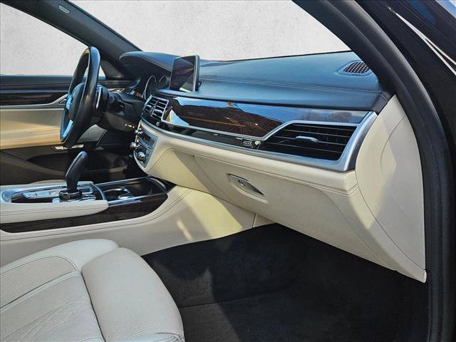 Used 2018 BMW 740e xDrive AWD/4WD image 18