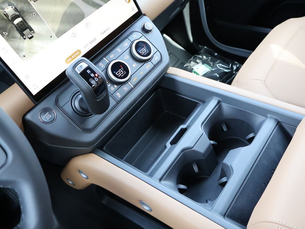 New 2026 Land Rover Defender 110 X-Dynamic SE image 24