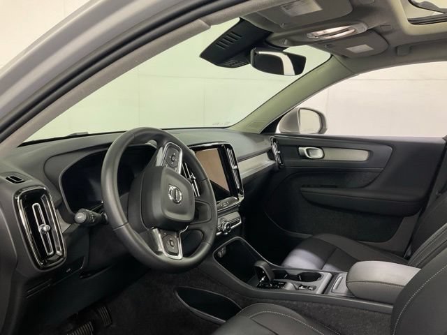 Certified 2025 Volvo XC40 B5 Core AWD/4WD image 18