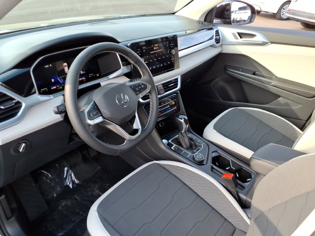 New 2026 Volkswagen Taos SE AWD/4WD image 16