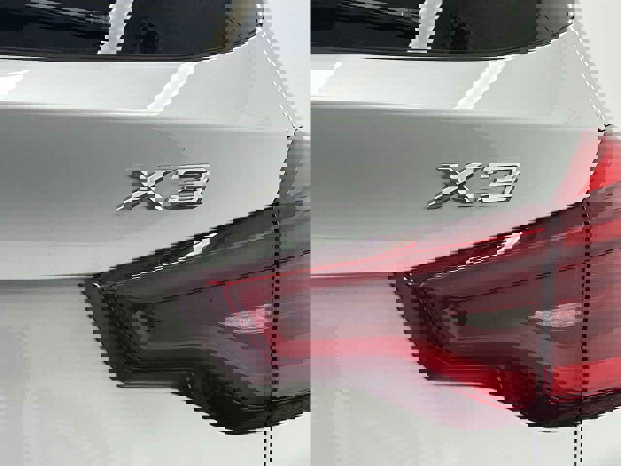 Used 2018 BMW X3 xDrive30i w/ Premium Package image 33