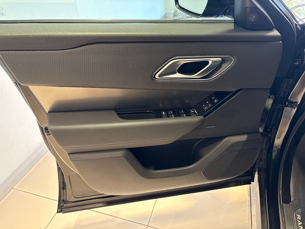 Used 2023 Land Rover Range Rover Velar S AWD/4WD image 35