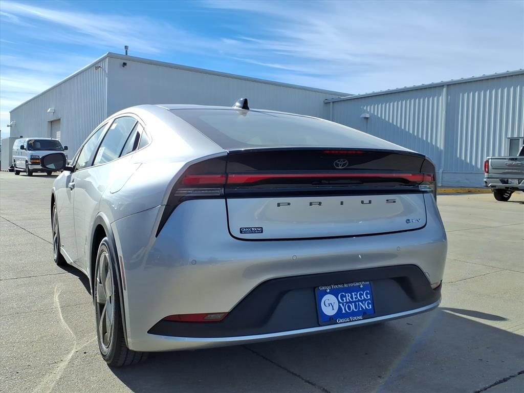 New 2026 Toyota Prius LE image 8