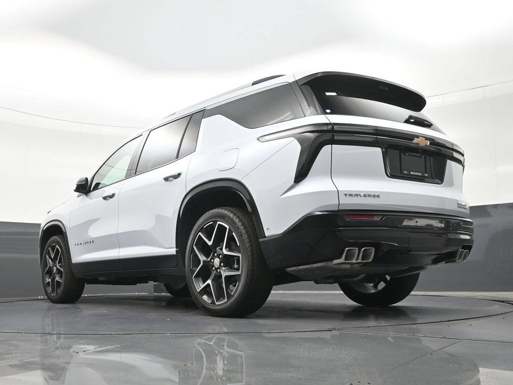 Used 2026 Chevrolet Traverse High Country FWD image 28