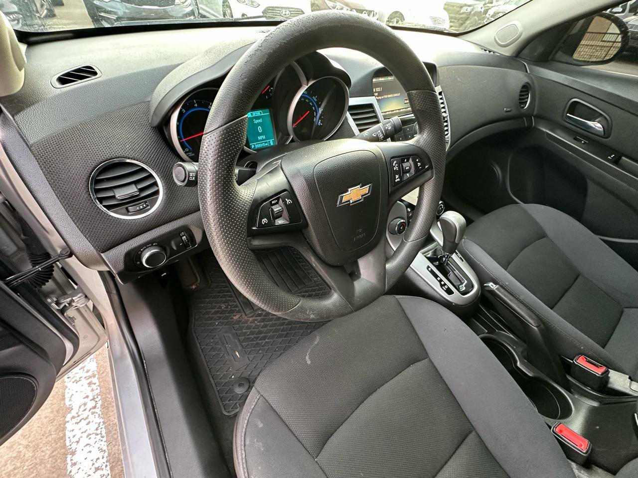 Used 2016 Chevrolet Cruze LT FWD image 12