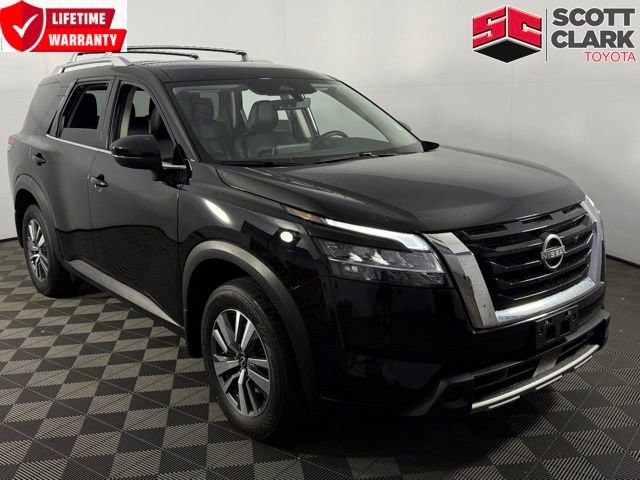 Used 2023 Nissan Pathfinder SL image 1