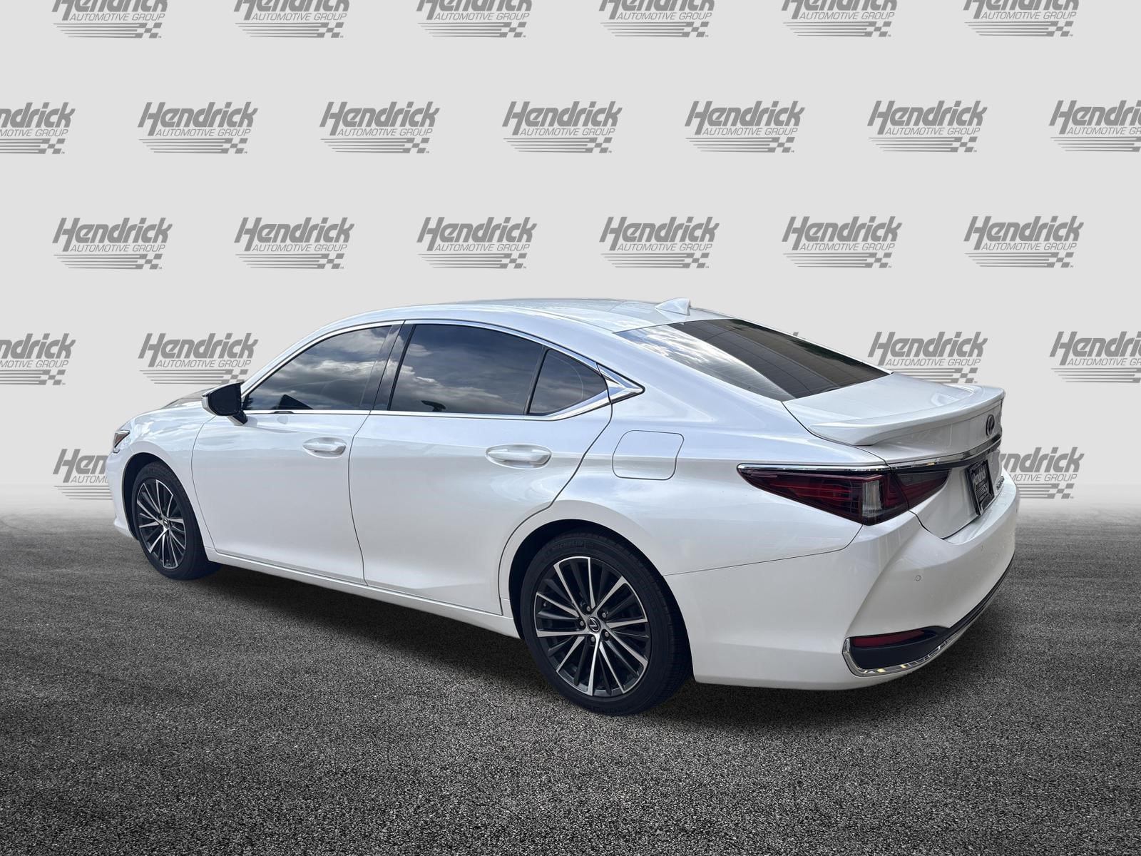 Used 2024 Lexus ES 300h w/ Premium Package FWD image 8