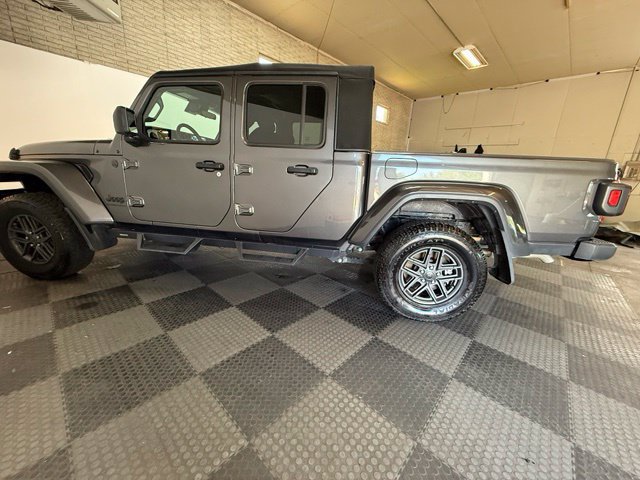 Certified 2024 Jeep Gladiator Sport AWD/4WD image 14